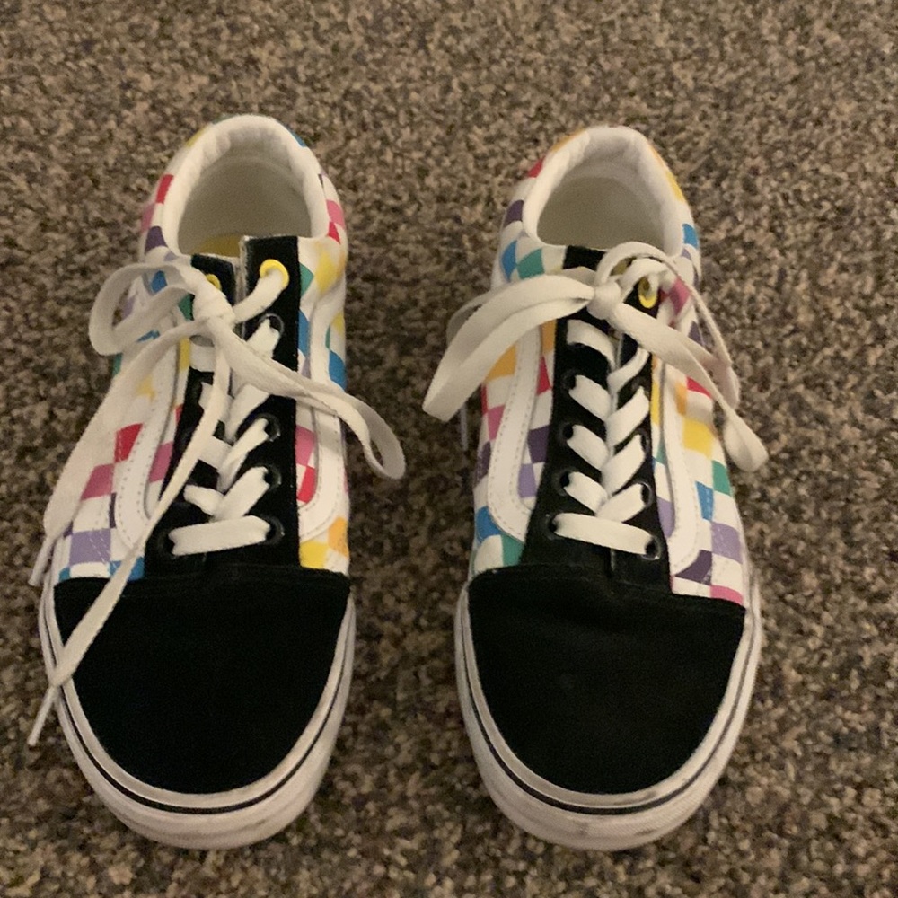 Old School Shoe with Rainbow Checkers - Picture 2 of 4